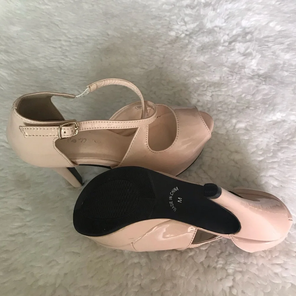Women’s Platform high heels shoes size M US size 7